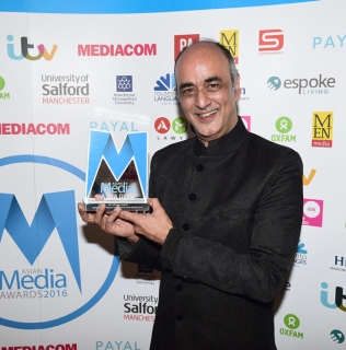 Art Malik presented with Sophiya Haque Services to British Television & Film Award